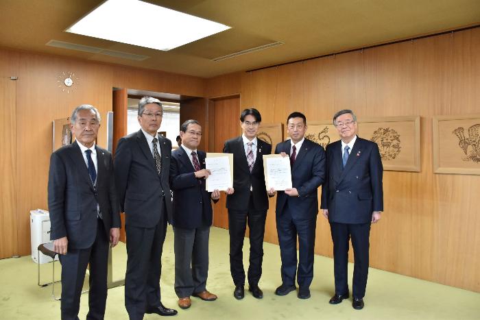 R6リニアの提言書の提出