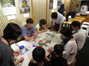 勾玉ワークショップのようす