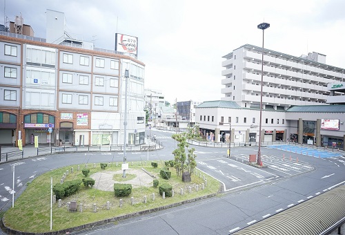 桜井駅南口駅前ロータリー周辺写真