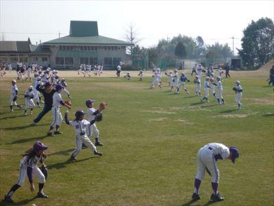 夢をつかむ野球教室キャッチボールの様子