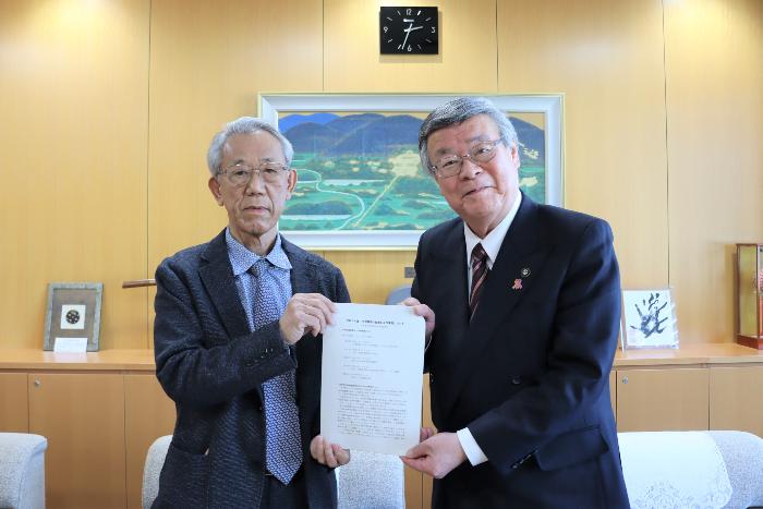 R7外部評価委員会意見書手交式