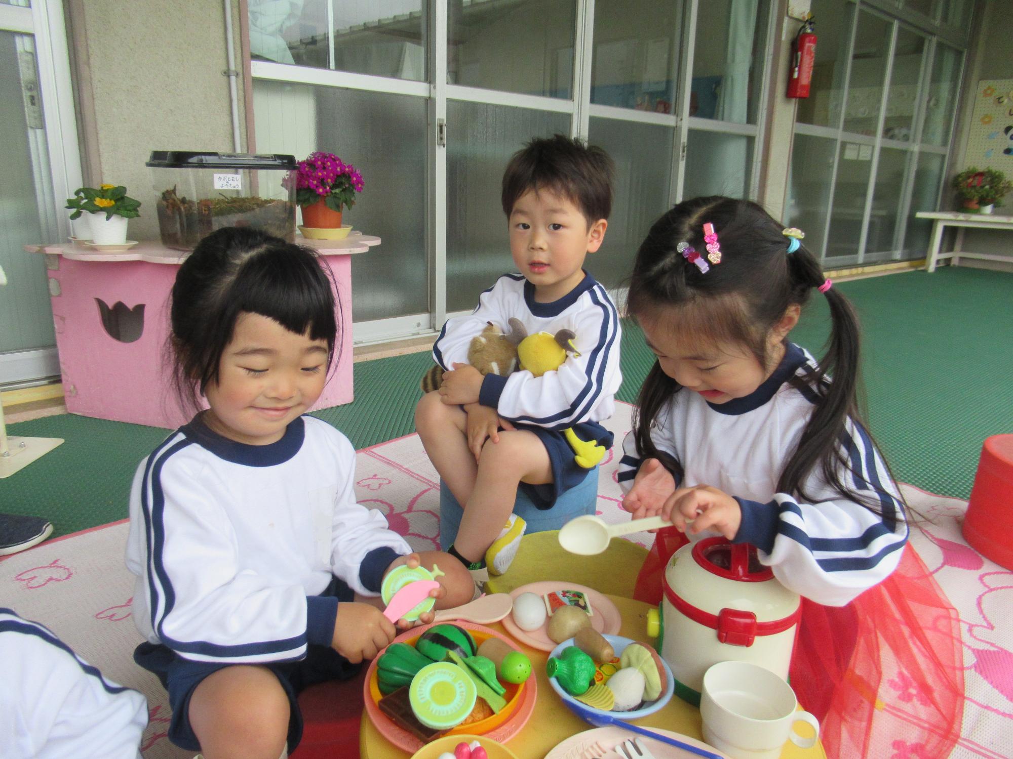みんなでご飯をたべよう