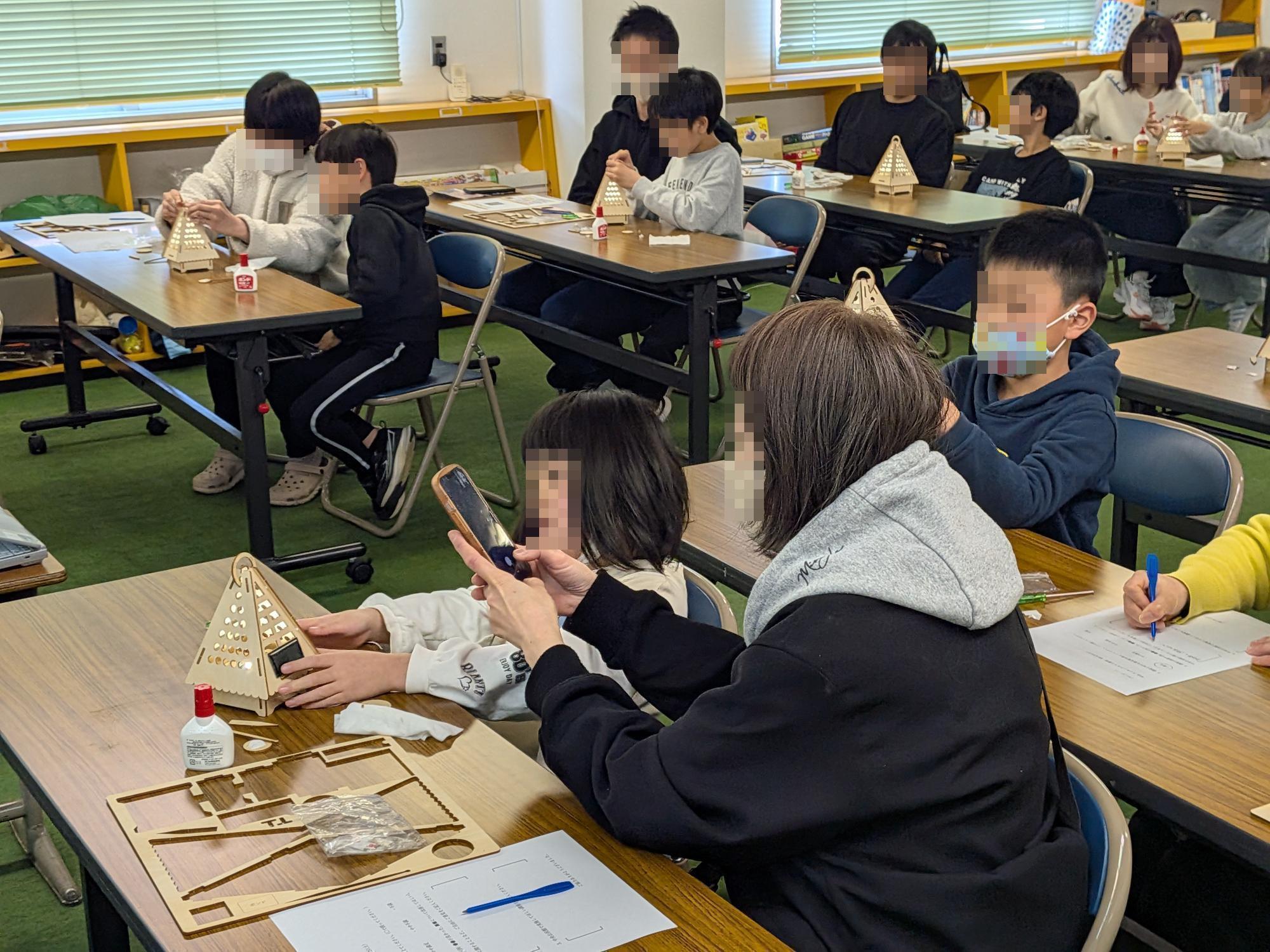 Kidsランタンクラフト教室 講座の様子4