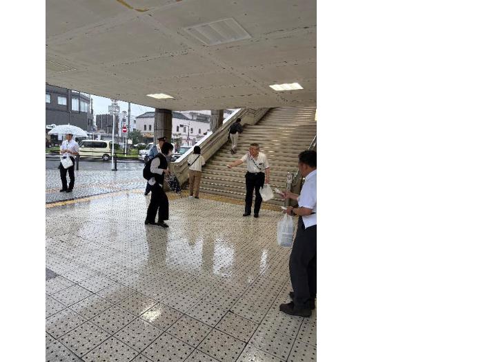 R8社会を明るくする運動駅頭啓発